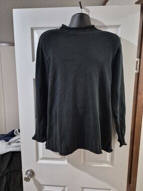 Liz Claiborne Black Long Sleeve Crewneck Sweater